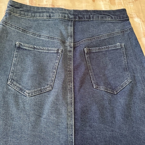 Wild Fable 2 Toned full zip Denim Mini Skirt Raw Frayed Hem Size 8 - Picture 7 of 8